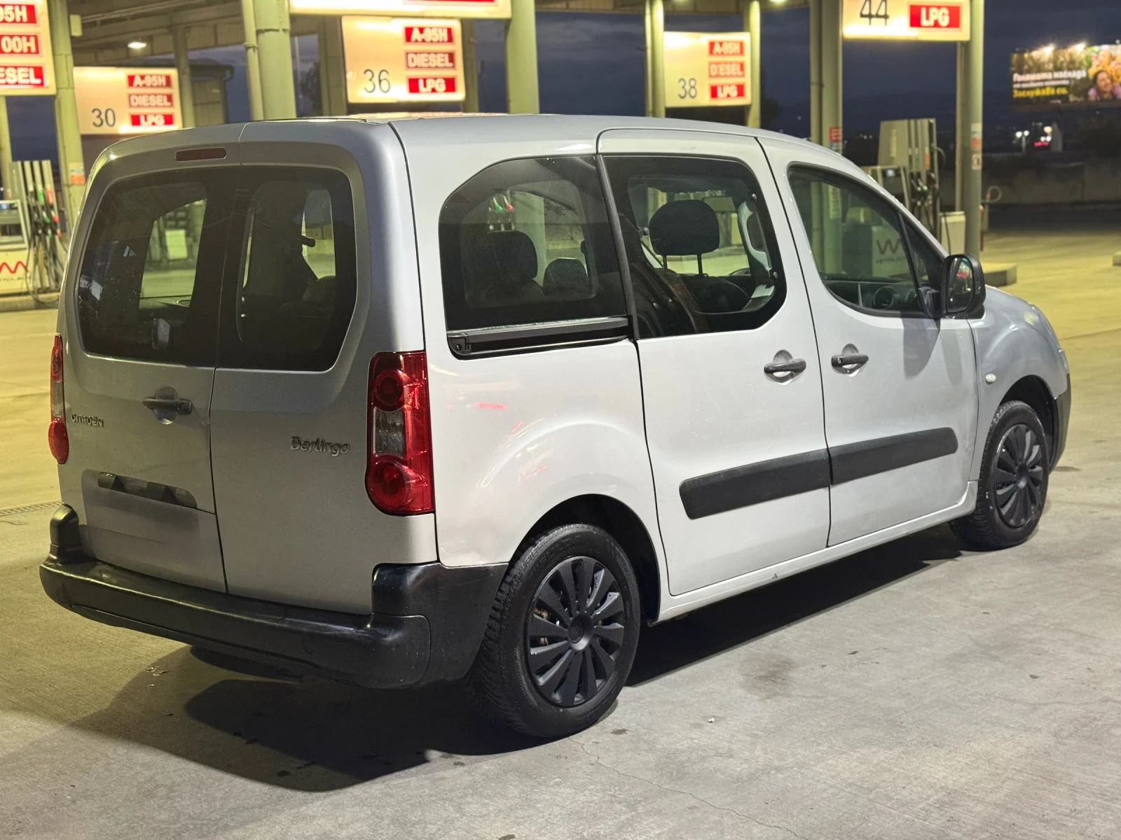 Citroen Berlingo Citroen Berlingo 1.6 HDI  ТОП СЪСТОЯНИЕ - изображение 5