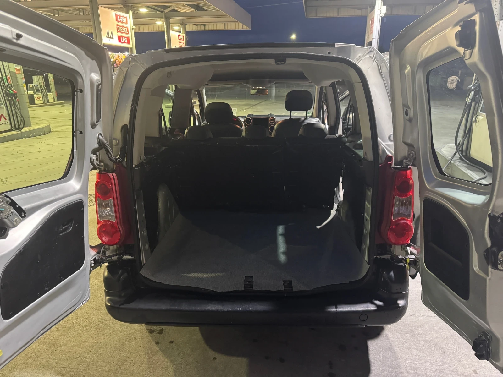 Citroen Berlingo Citroen Berlingo 1.6 HDI  ТОП СЪСТОЯНИЕ - изображение 6