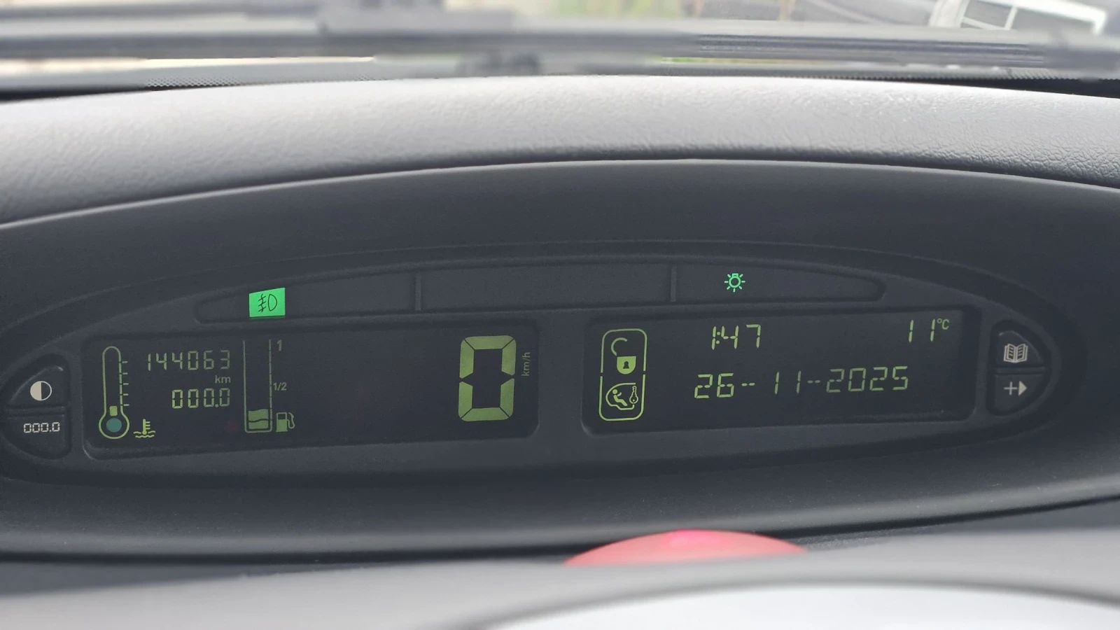 Citroen Xsara picasso 1.6 бензин 2009г - изображение 9