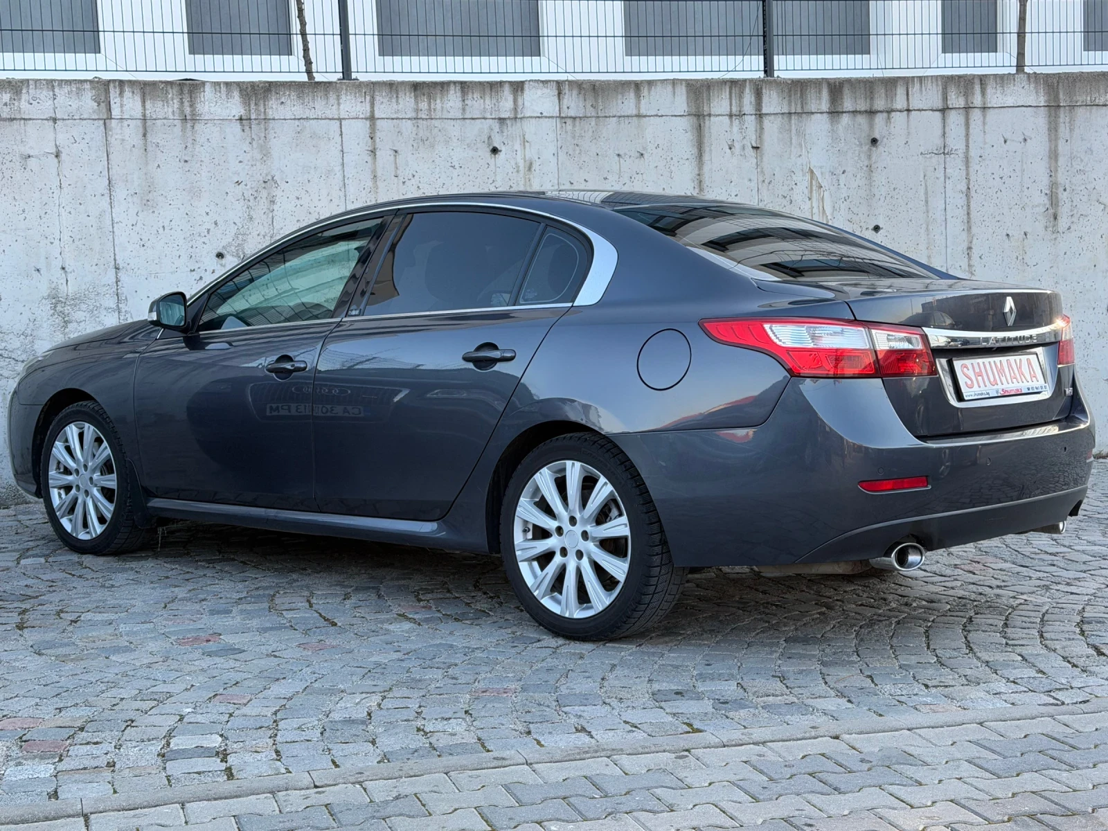 Renault Latitude 3.0dCi V6-241ps - изображение 4