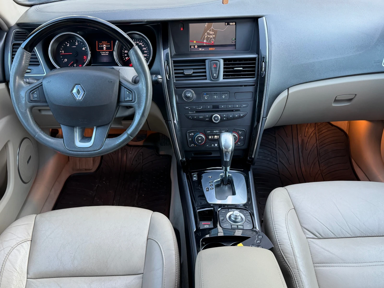 Renault Latitude 3.0dCi V6-241ps - изображение 7