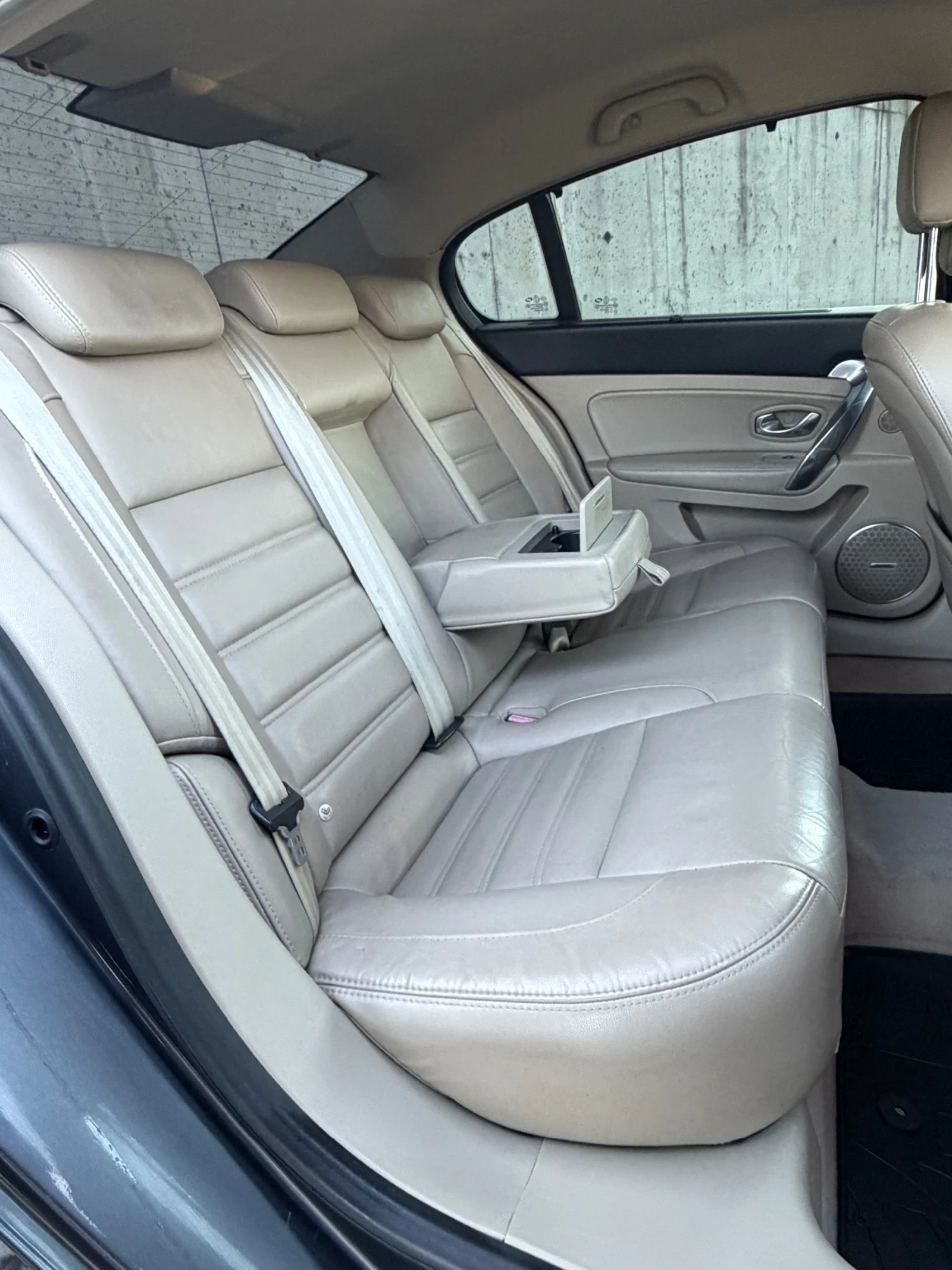 Renault Latitude 3.0dCi V6-241ps - изображение 10