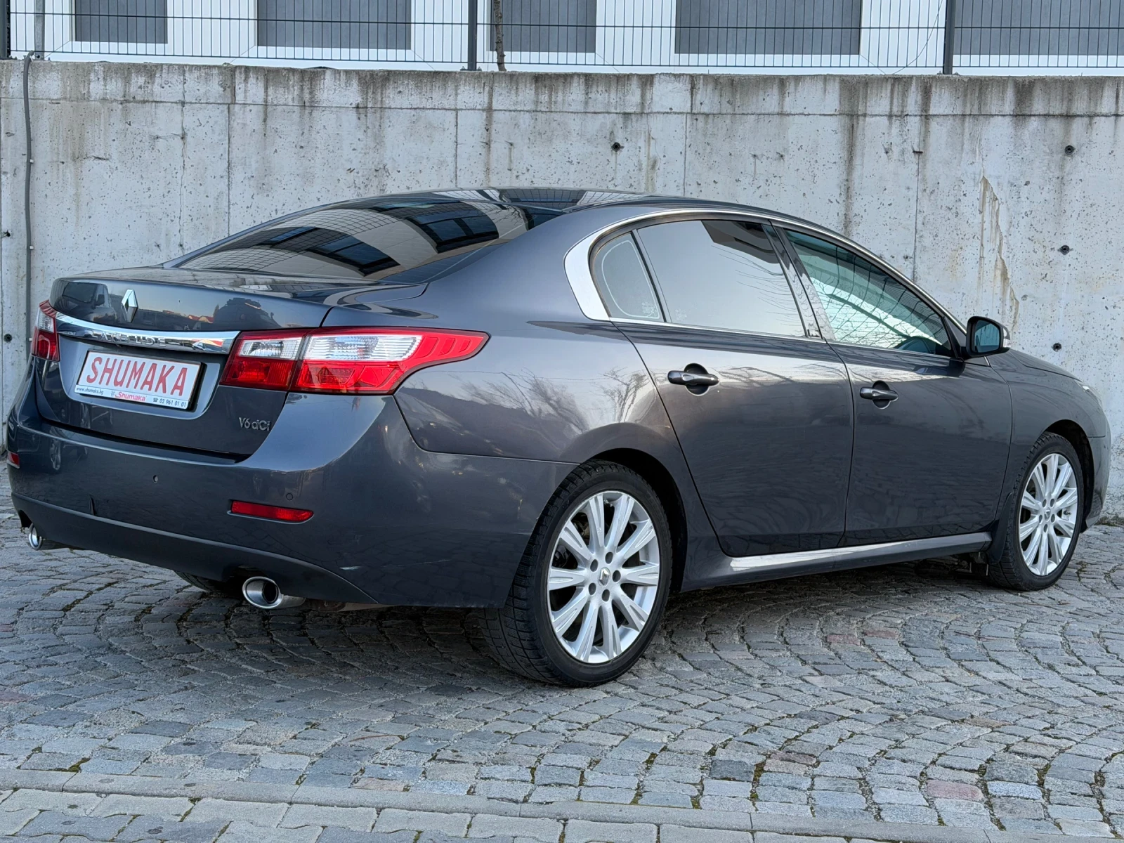 Renault Latitude 3.0dCi V6-241ps - изображение 6