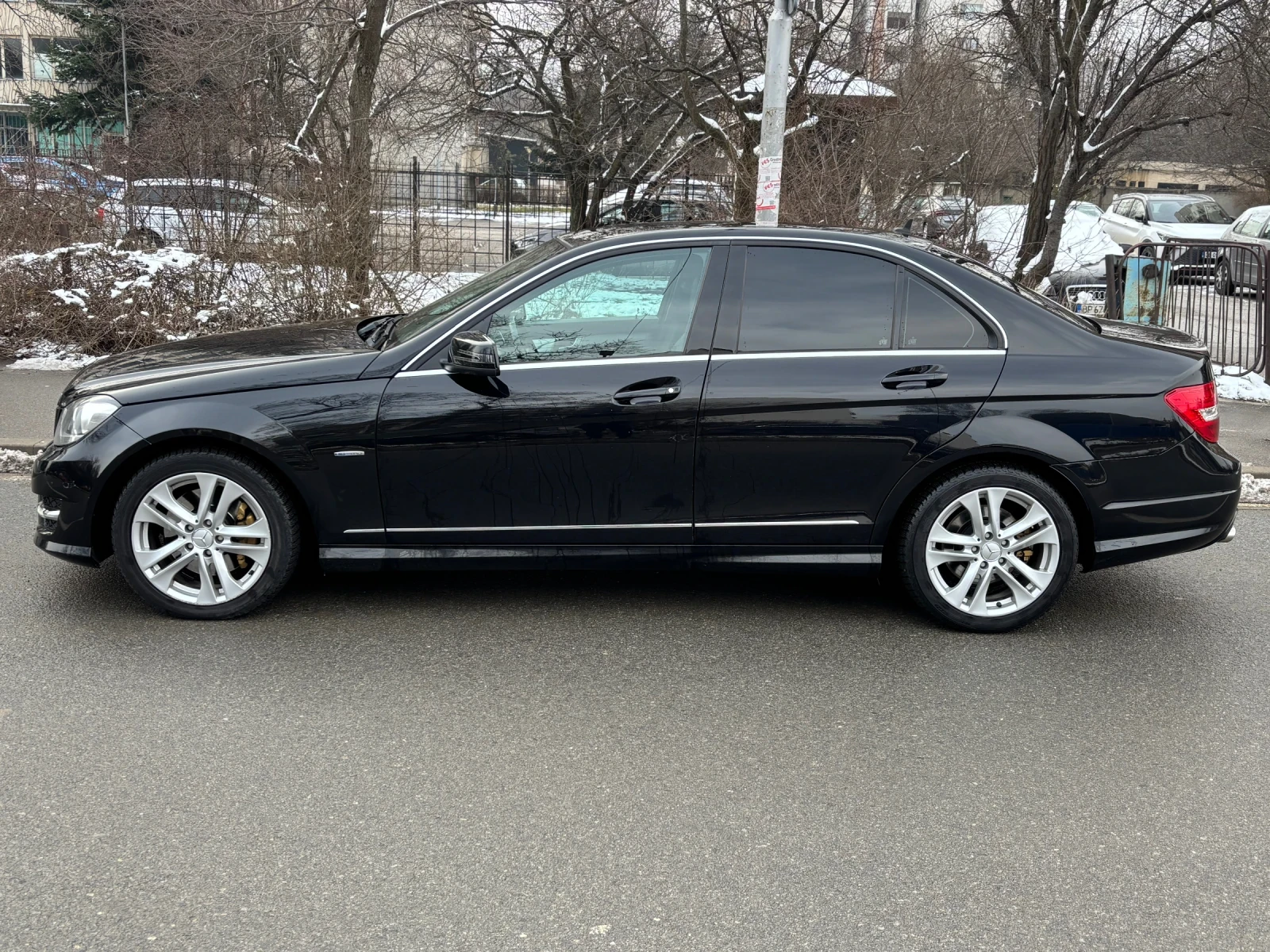 Mercedes-Benz C 350 4matic * AMG Пакет  - изображение 5