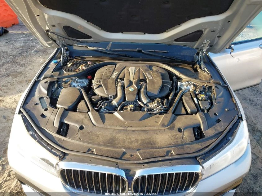 BMW 750 4.4l I - изображение 10