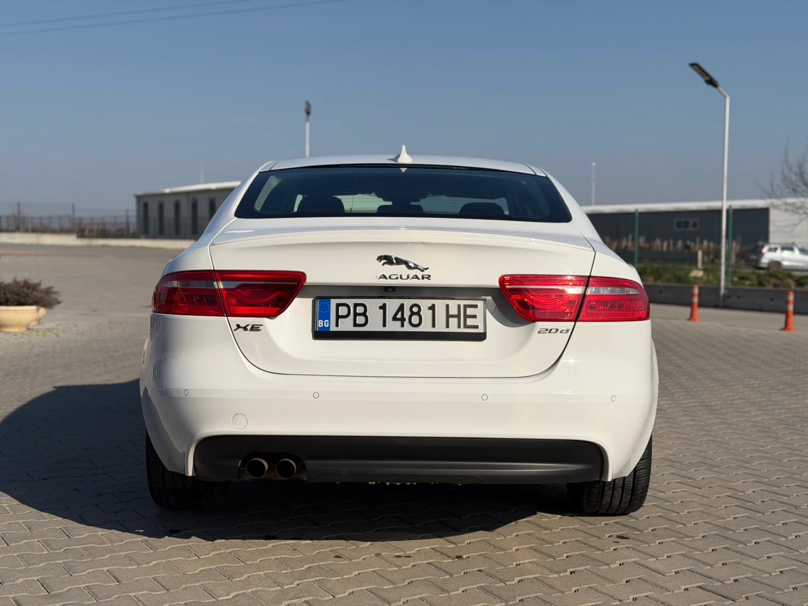 Jaguar XE, снимка 4 - Автомобили и джипове - 53854842