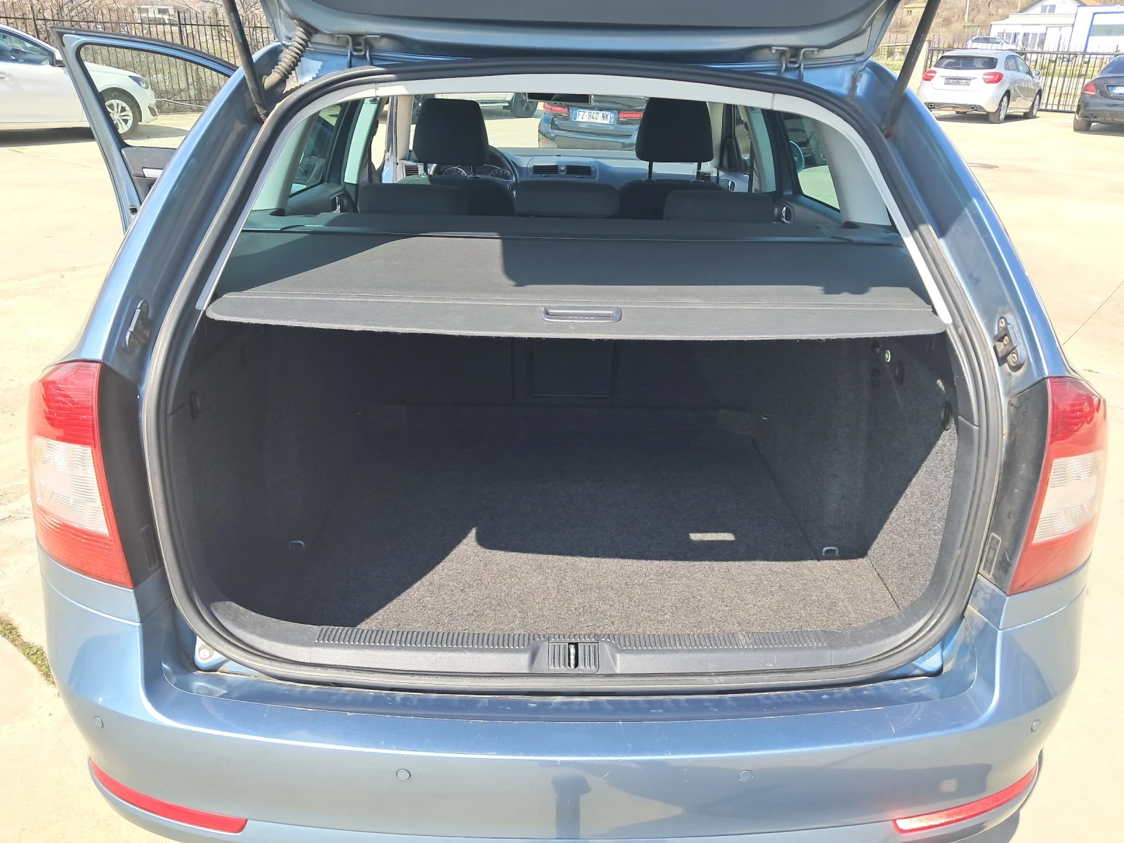 Skoda Octavia 1.6 TDI, снимка 12 - Автомобили и джипове - 53971855