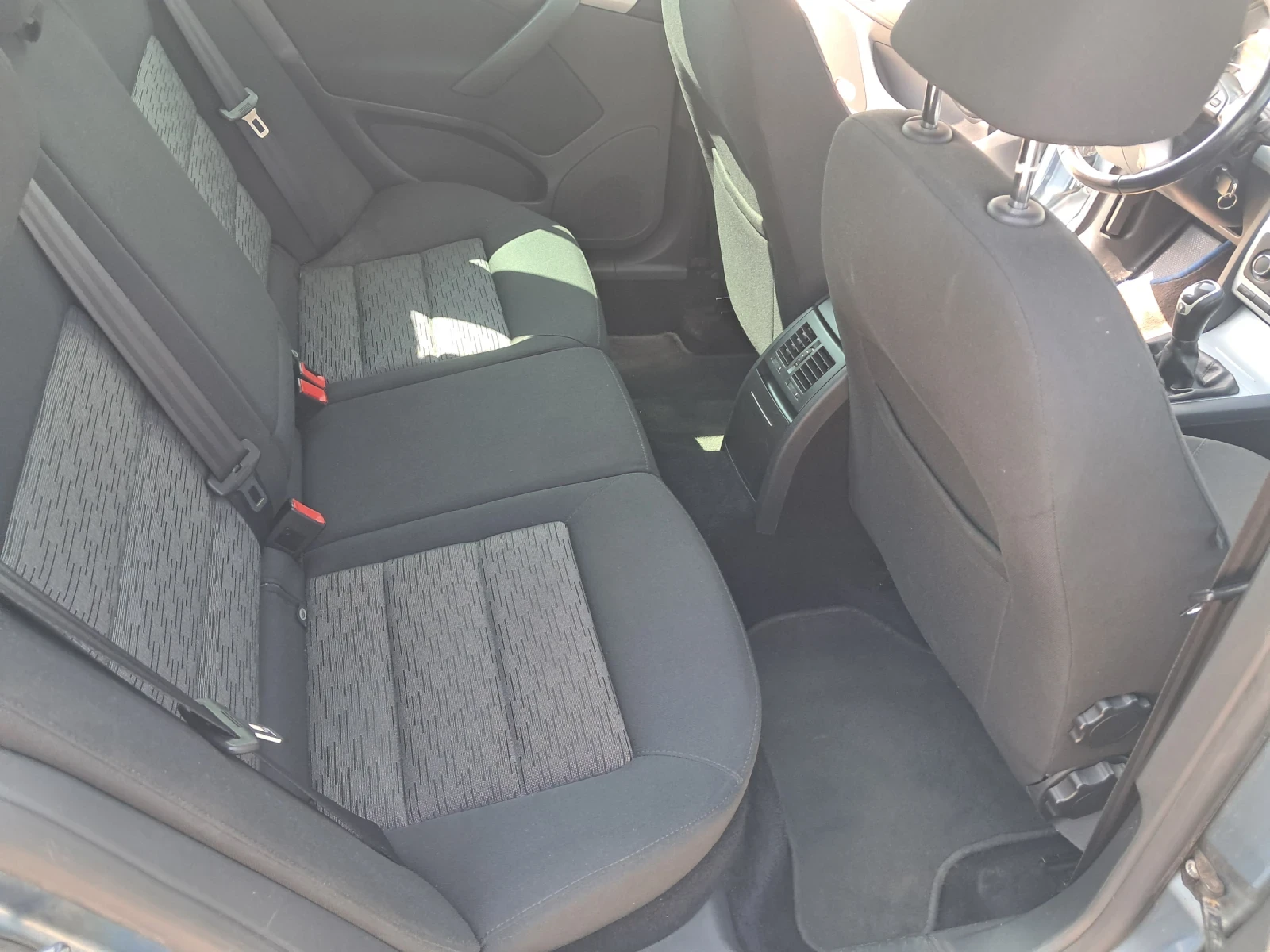 Skoda Octavia 1.6 TDI, снимка 11 - Автомобили и джипове - 53971855