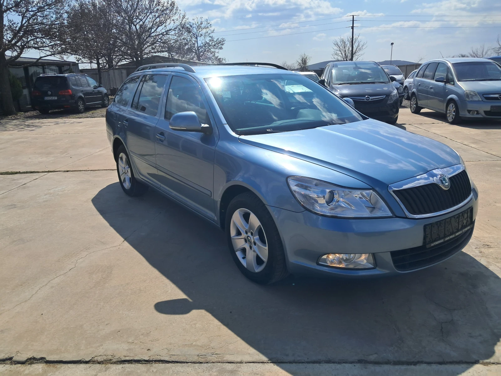 Skoda Octavia 1.6 TDI, снимка 2 - Автомобили и джипове - 53971855