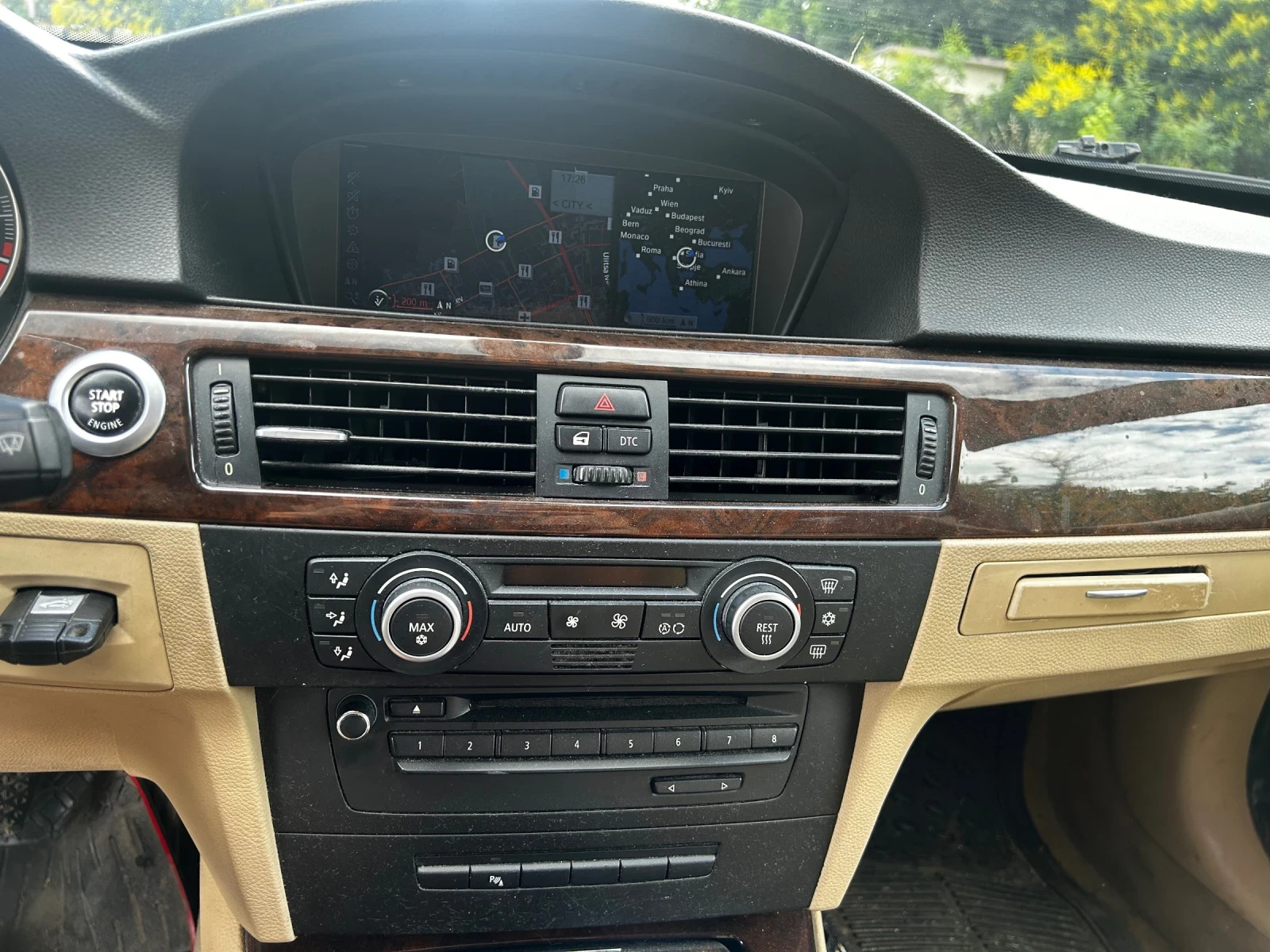 BMW 320 320d, снимка 10 - Автомобили и джипове - 54099017