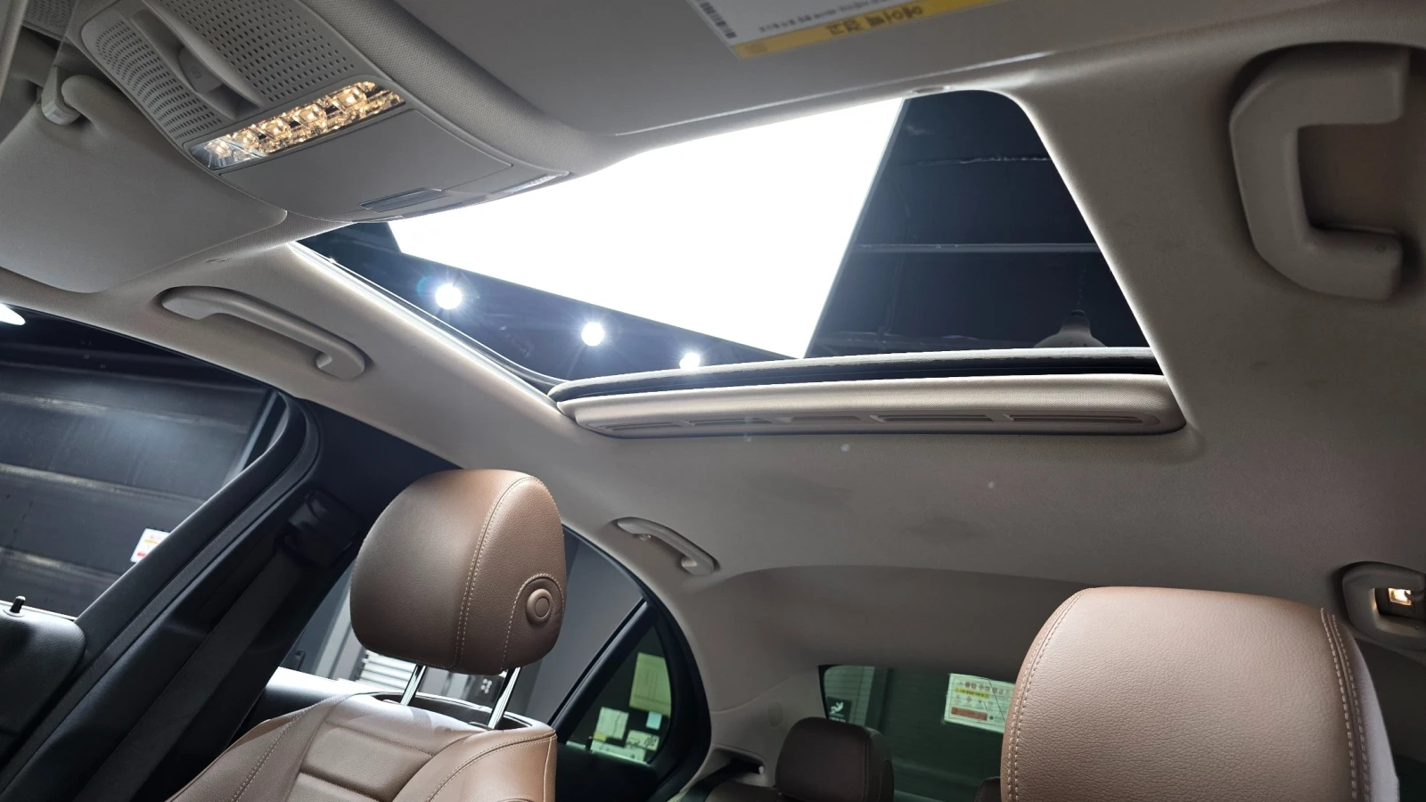 Mercedes-Benz E 220 Avantgarde | Panoramic Roof | Memory Seats, снимка 17 - Автомобили и джипове - 54864999