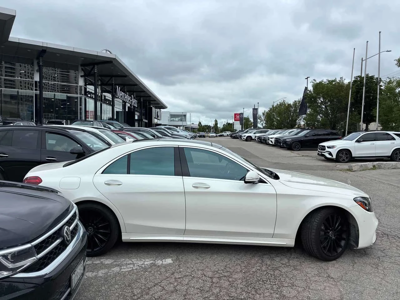 Mercedes-Benz S 560 4MATIC/ОБДУХВАНЕ/ПАНОРАМА/360/OT MERCEDES, снимка 4 - Автомобили и джипове - 55193444