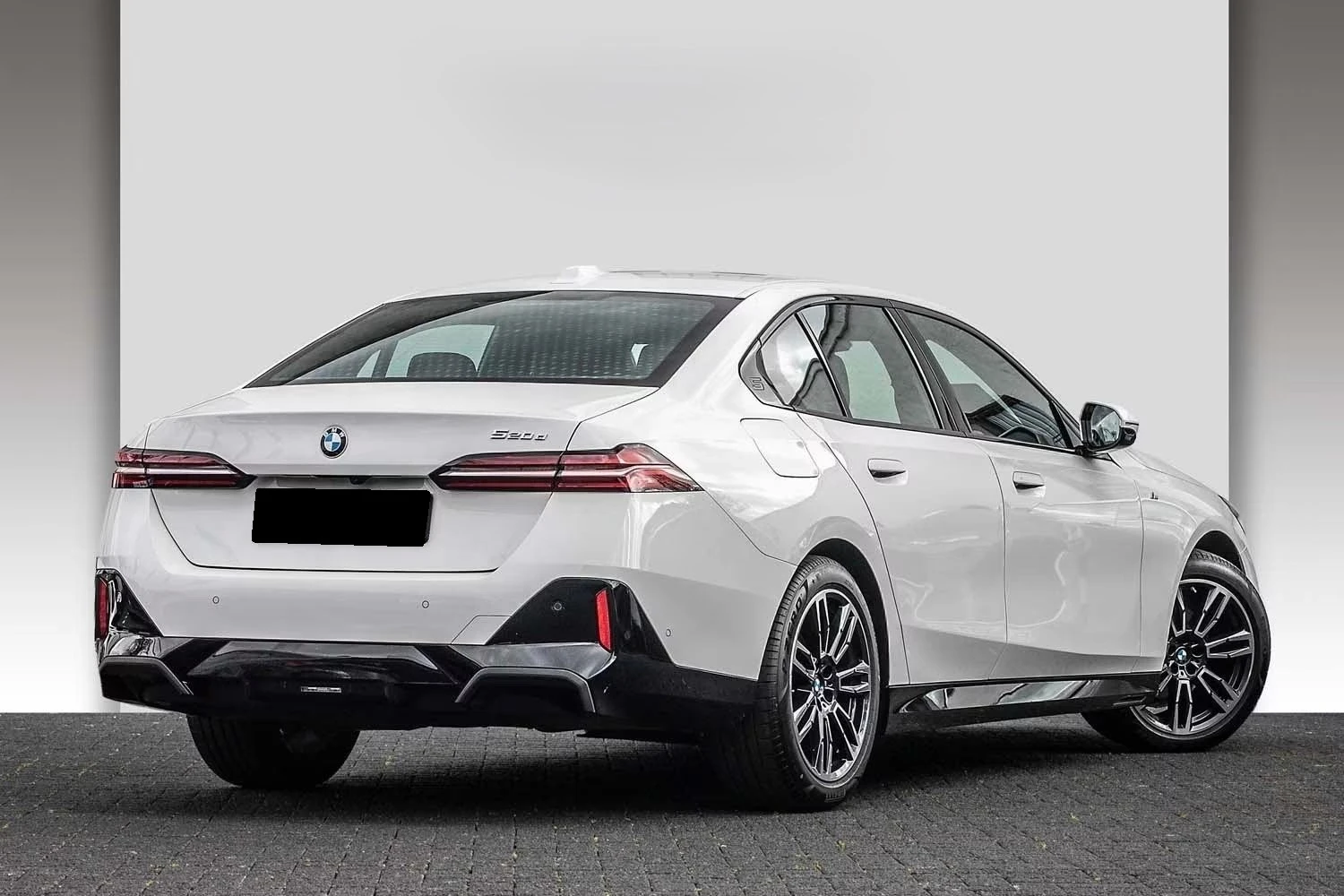 BMW 520 d M Sport/HARMAN KARDON/INDIVIDUAL, снимка 3 - Автомобили и джипове - 55263179