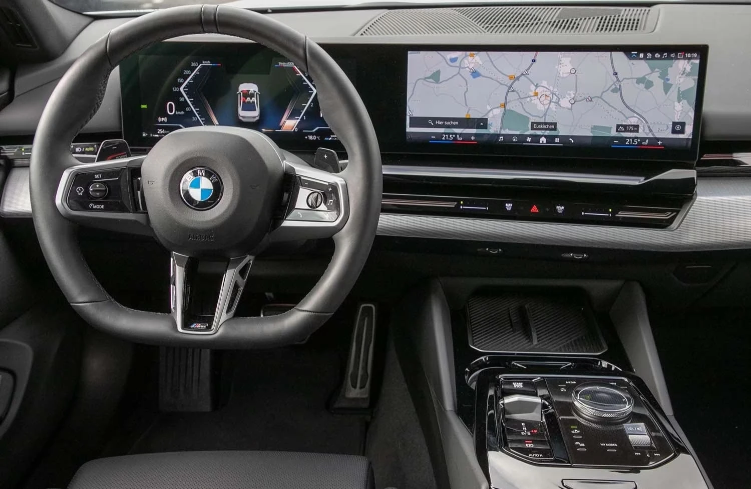 BMW 520 d M Sport/HARMAN KARDON/INDIVIDUAL, снимка 7 - Автомобили и джипове - 55263179