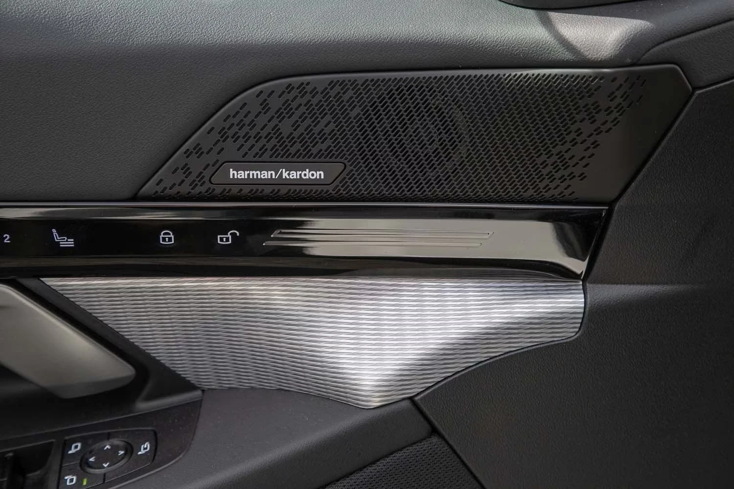 BMW 520 d M Sport/HARMAN KARDON/INDIVIDUAL, снимка 5 - Автомобили и джипове - 55263179