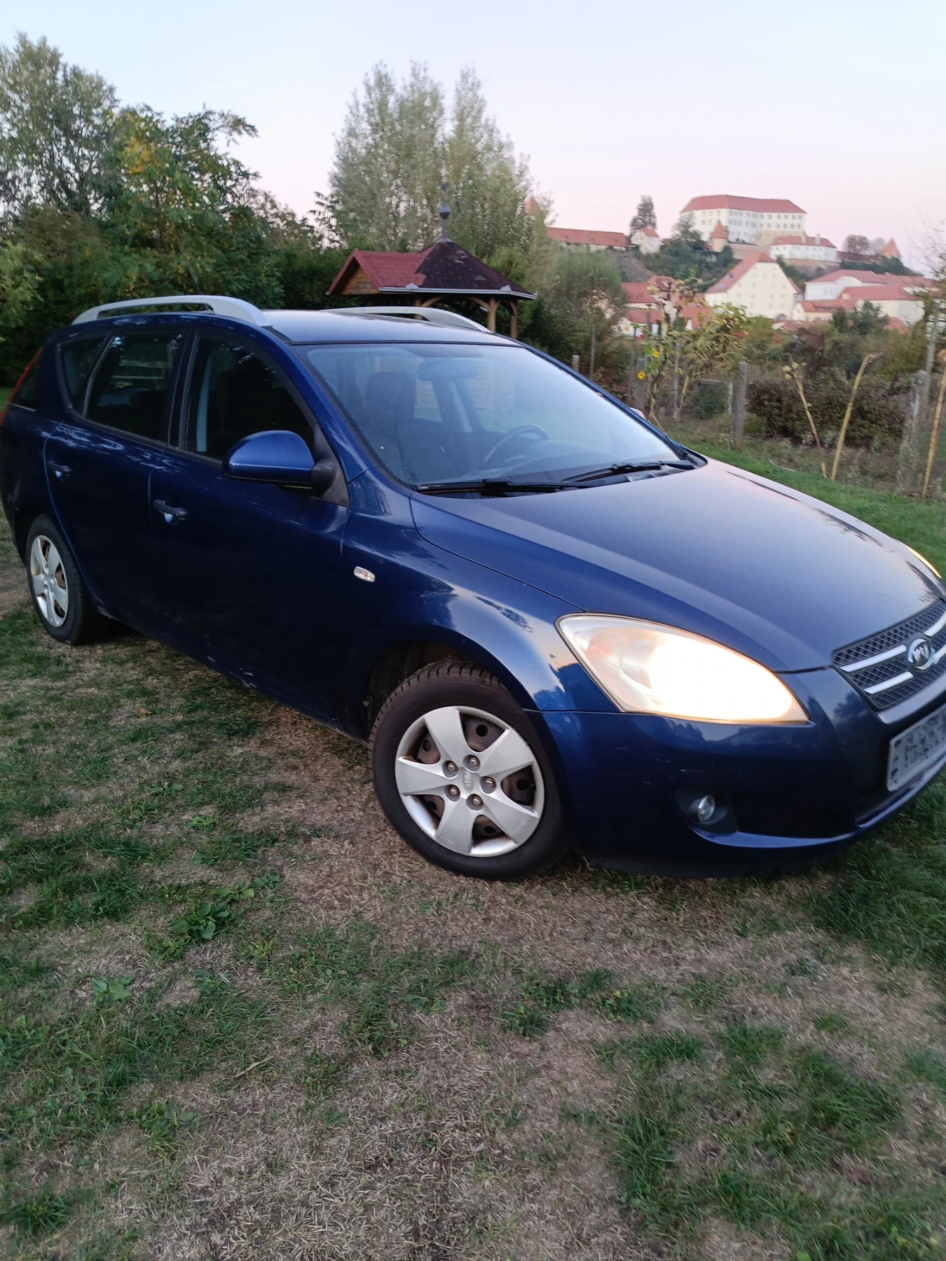 Kia Ceed 1.6 i, снимка 3 - Автомобили и джипове - 56299070