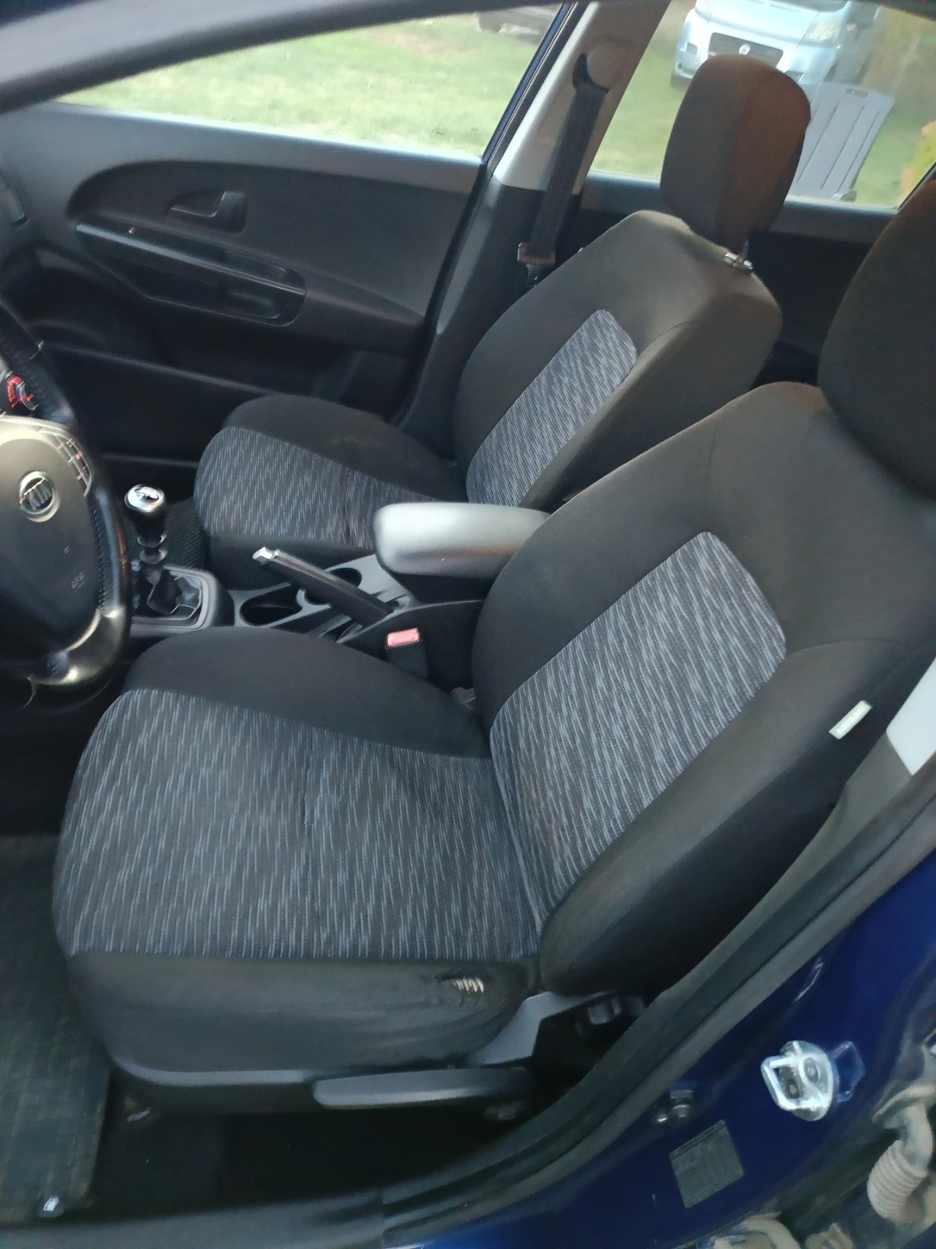 Kia Ceed 1.6 i, снимка 6 - Автомобили и джипове - 56299070