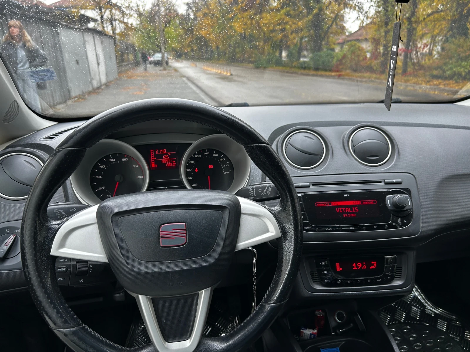 Seat Ibiza TSI, снимка 5 - Автомобили и джипове - 56746858