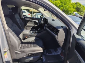 VW Touareg 3.0TDi* 4X4* VIRTUAL * ПОДГРЕВ*  LED* КОЖА* CARPLA, снимка 13