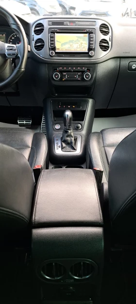 VW Tiguan 2.0 TDI R-LINE 4x4 Автомат Нави Кожа Панорама - 13250 € / 25914.75 лв. - 26374116 13