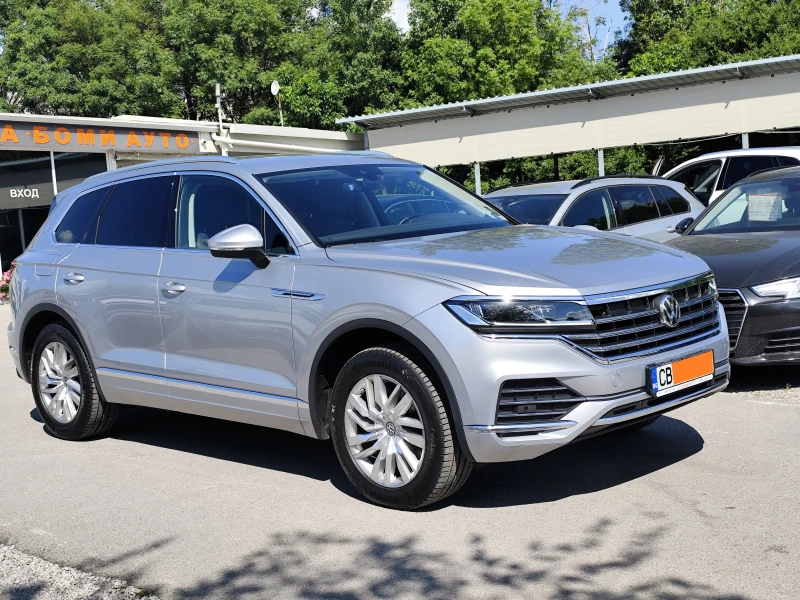 VW Touareg 3.0TDi* 4X4* VIRTUAL * ПОДГРЕВ*  LED* КОЖА* CARPLA, снимка 3 - Автомобили и джипове - 50537133