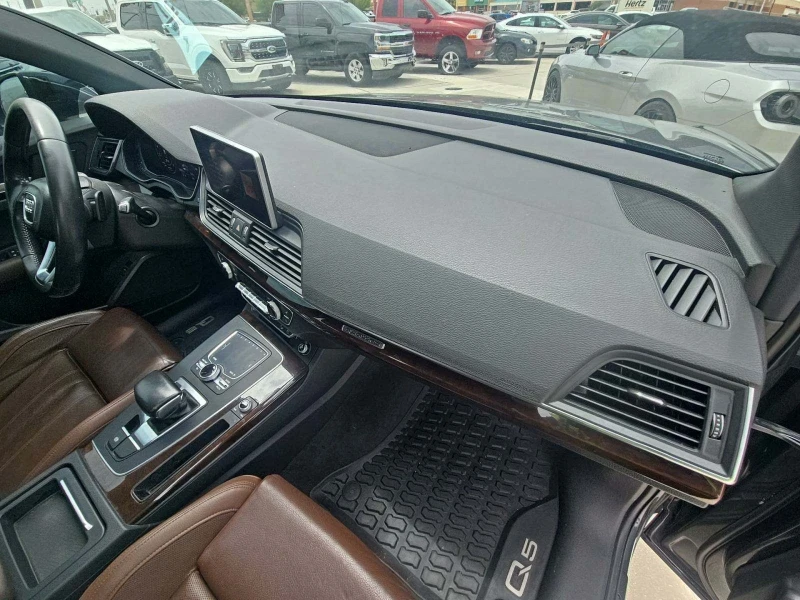 Audi Q5, снимка 9 - Автомобили и джипове - 50789300