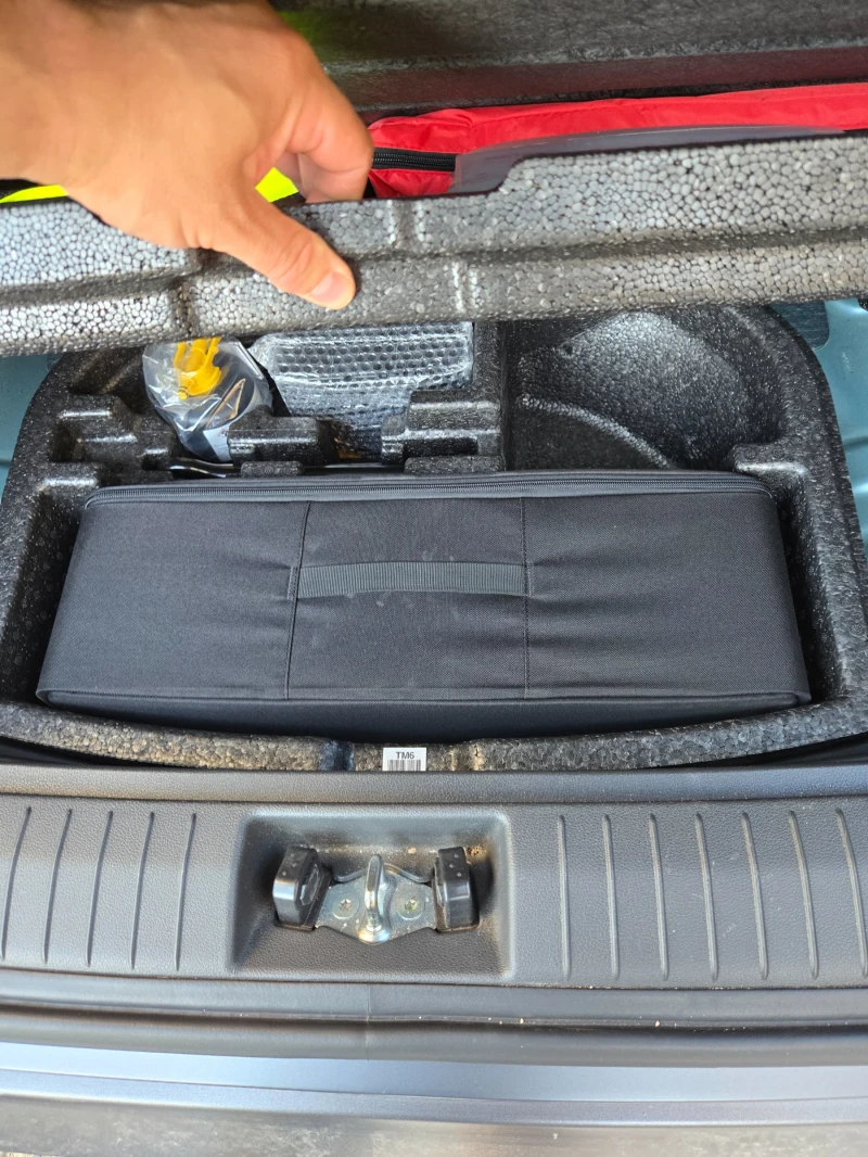 Hyundai Kona Електрически, снимка 11 - Автомобили и джипове - 52206553