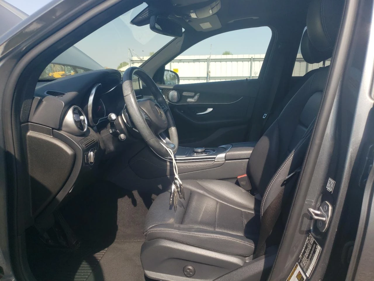 Mercedes-Benz GLC 300 4Matic/LED/BURMESTER/ПАНО/КЛИП НА МОТОР - изображение 7