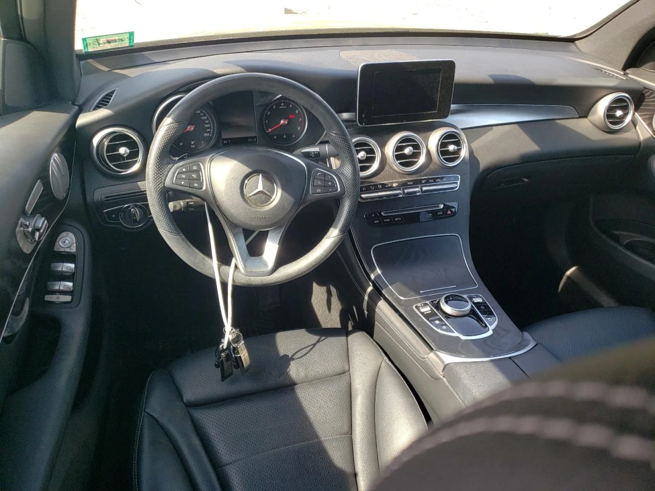 Mercedes-Benz GLC 300 4Matic/LED/BURMESTER/ПАНО/КЛИП НА МОТОР - изображение 8