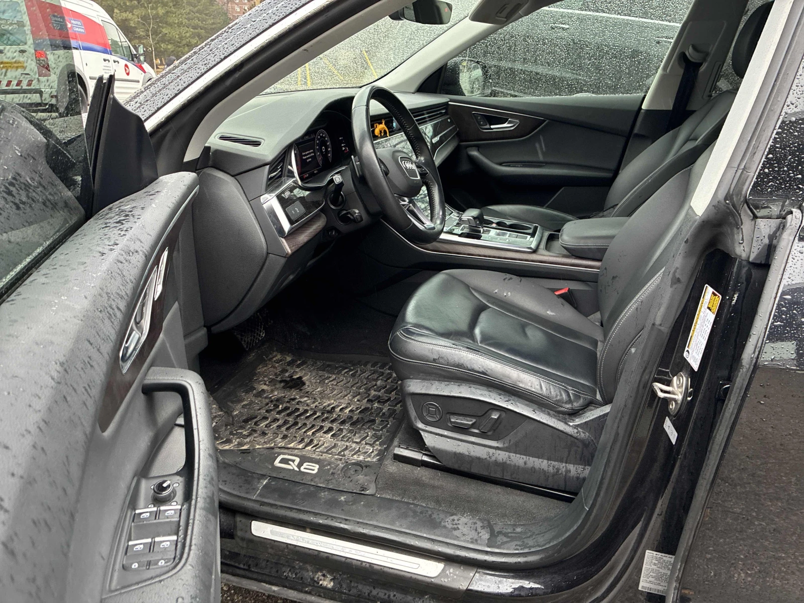 Audi Q8 Progressiv, снимка 5 - Автомобили и джипове - 54013929