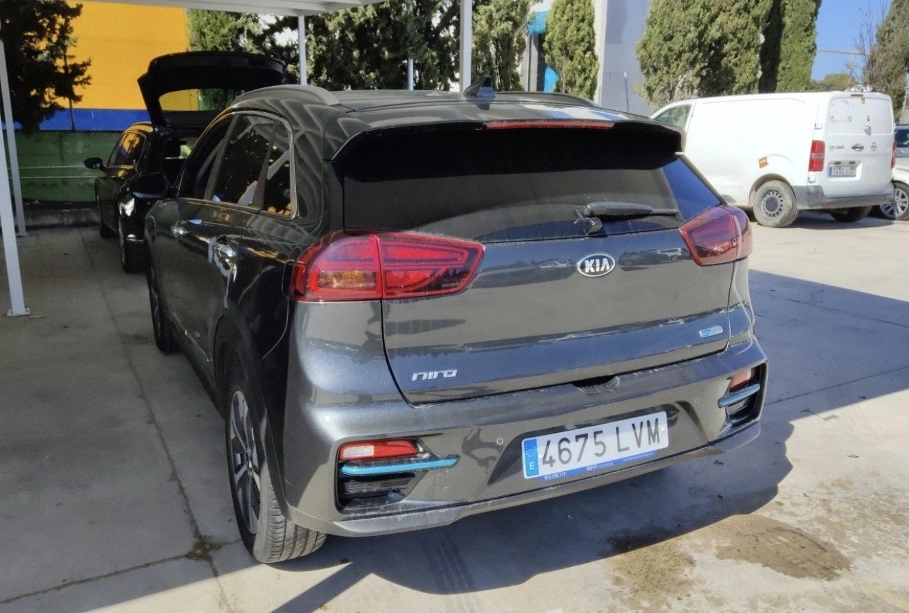 Kia Niro 64kWh 45940km, снимка 6 - Автомобили и джипове - 54607156