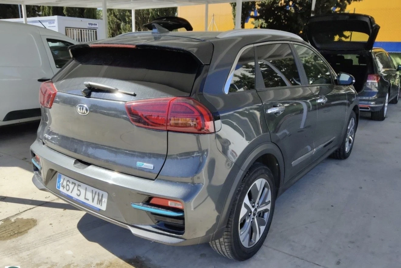 Kia Niro 64kWh 45940km, снимка 4 - Автомобили и джипове - 54607156