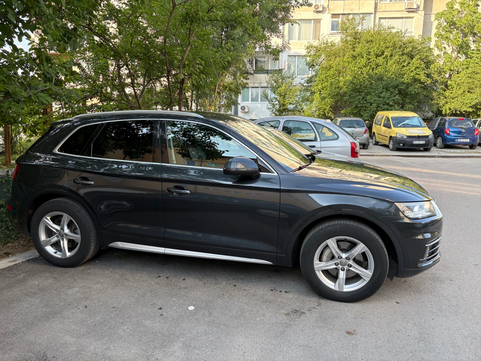 Audi Q5 2.0TDI Sport, снимка 4 - Автомобили и джипове - 55436362