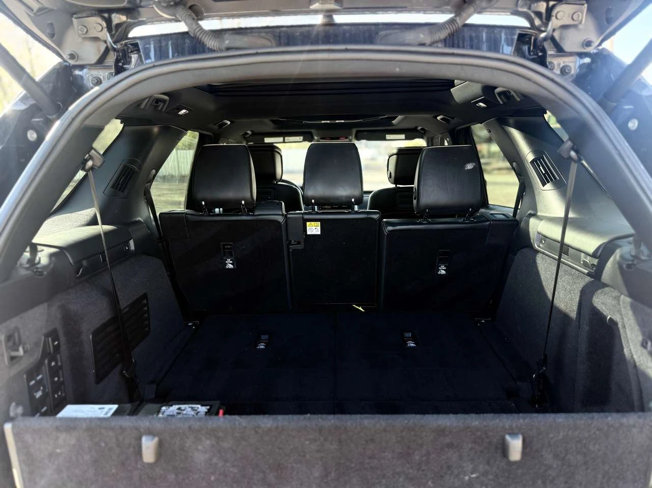 Land Rover Discovery R-Dynamic HSE, снимка 9 - Автомобили и джипове - 56528520