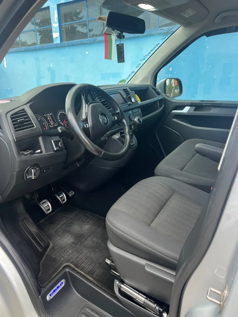 VW Caravelle ComfortLine, снимка 14 - Бусове и автобуси - 48804708