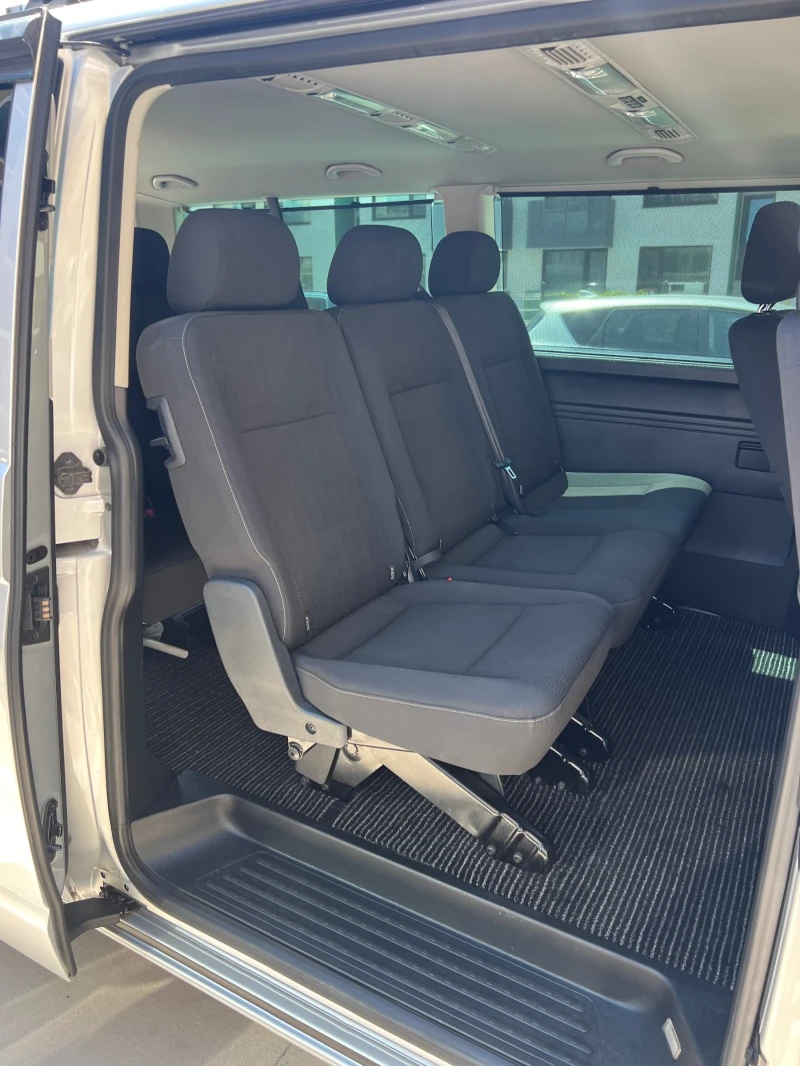 VW Caravelle ComfortLine, снимка 9 - Бусове и автобуси - 48804708