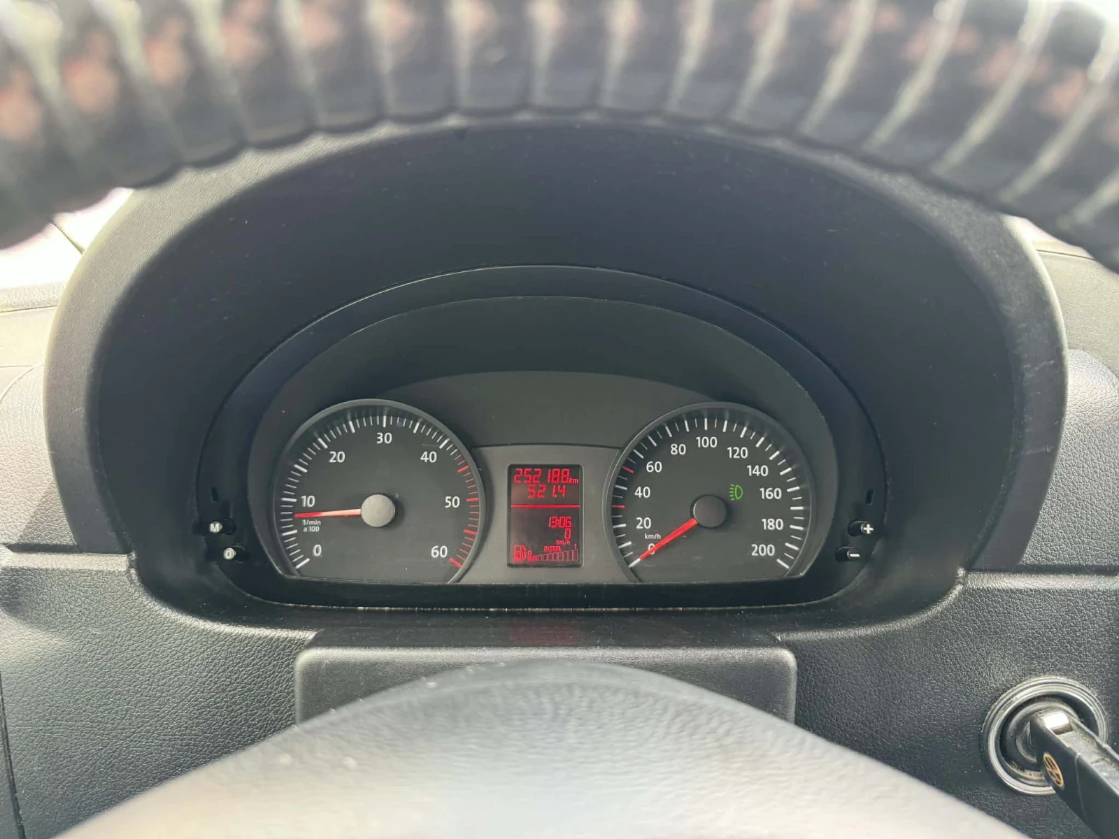 VW Crafter 2.500, снимка 13 - Бусове и автобуси - 54405642