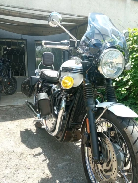  Triumph Bonneville