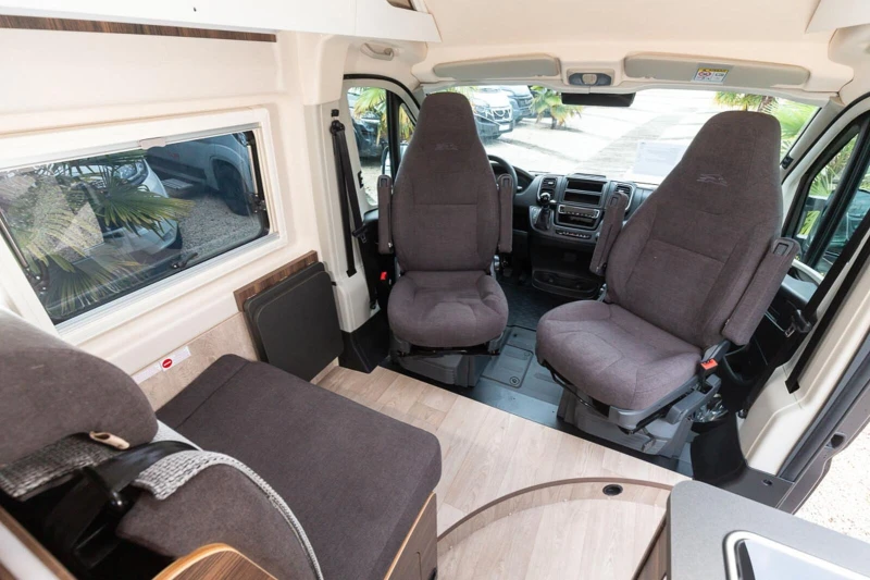 Кемпер Laika ECOVIP-645-BLACK-EDITION* NEW* ERSPARNIS* , снимка 6 - Каравани и кемпери - 53534269