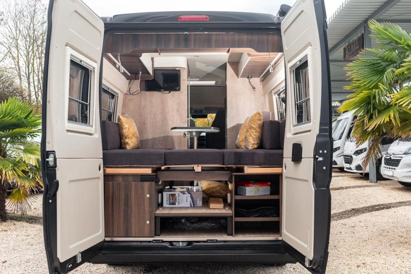 Кемпер Laika ECOVIP-645-BLACK-EDITION* NEW* ERSPARNIS* , снимка 4 - Каравани и кемпери - 53534269