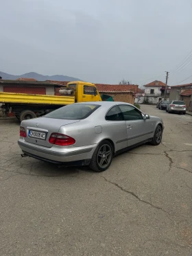 Mercedes-Benz CLK 200k, снимка 4