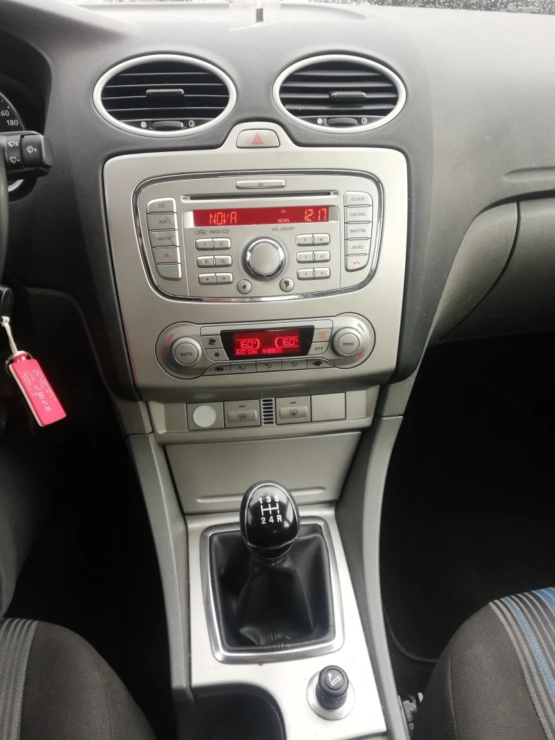 Ford Focus 1.6i/Swiss, снимка 10 - Автомобили и джипове - 47052241