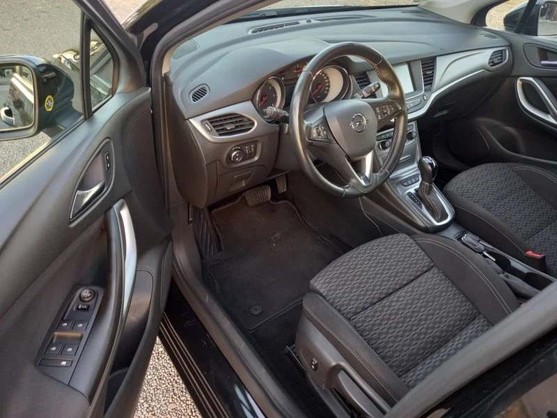 Opel Astra 1.6cdti, снимка 16 - Автомобили и джипове - 42289201