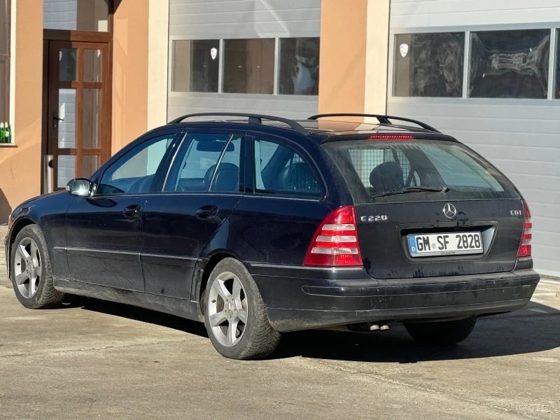 Mercedes-Benz C 220 Facelift, снимка 4 - Автомобили и джипове - 48092175