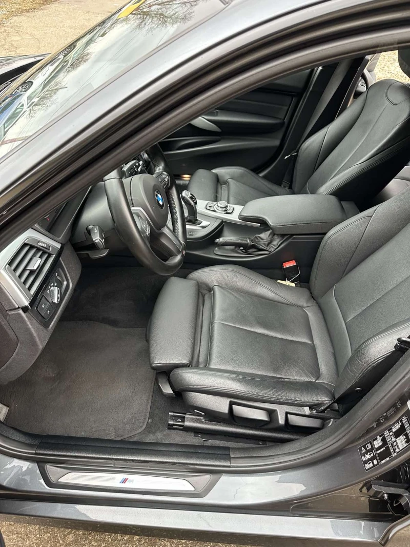 BMW 320 xDrive Facelift, снимка 9 - Автомобили и джипове - 52588366