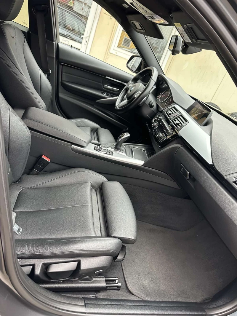 BMW 320 xDrive Facelift, снимка 13 - Автомобили и джипове - 52588366
