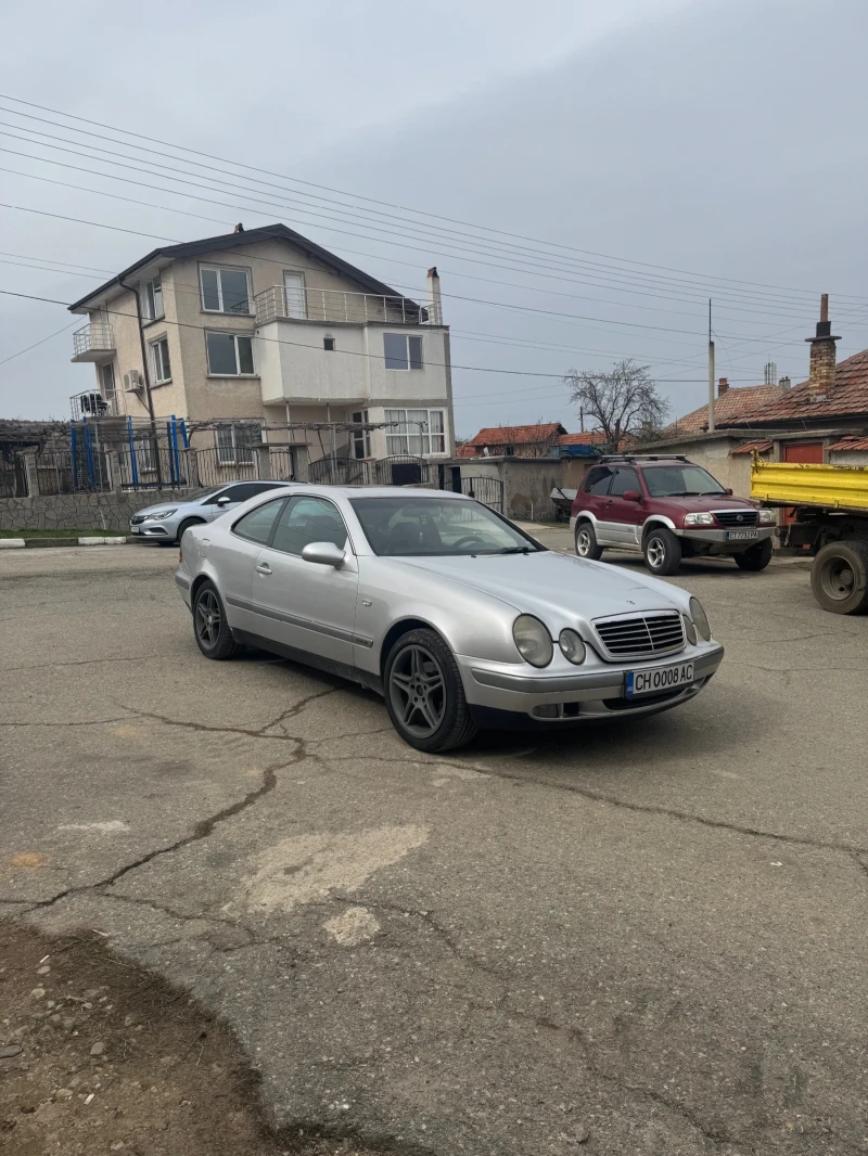 Mercedes-Benz CLK 200k, снимка 5 - Автомобили и джипове - 49504987