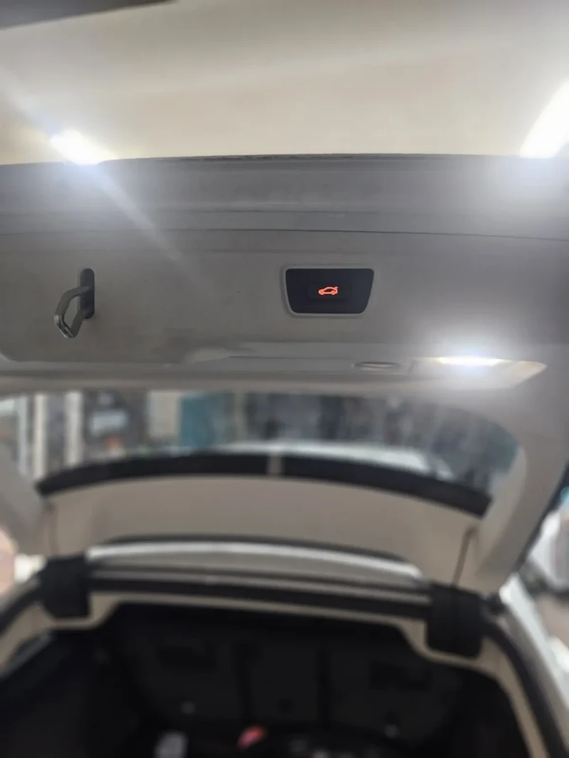 BMW 318 2.0, снимка 13 - Автомобили и джипове - 52561894