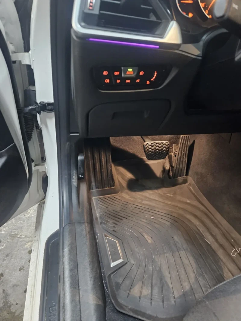 BMW 318 2.0, снимка 11 - Автомобили и джипове - 52561894