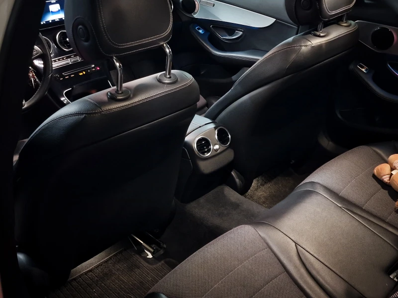 Mercedes-Benz C 220, снимка 11 - Автомобили и джипове - 52054815